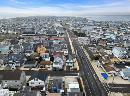 125 Throssell Rd, Lavallette NJ 08735-3230 exterior