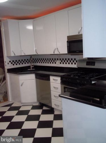 1235 2nd St, Philadelphia PA 19122-3324 exterior