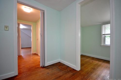 913 Plymouth St, Windsor CT 06095-3713 exterior