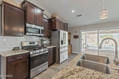 6627 19 Pl, Phoenix AZ 85042-9117 exterior