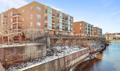 1915 Water St, Milwaukee WI  53202-1577 exterior