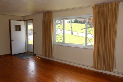 4825 Leona Dr, Pittsburgh, PA 15227-1339