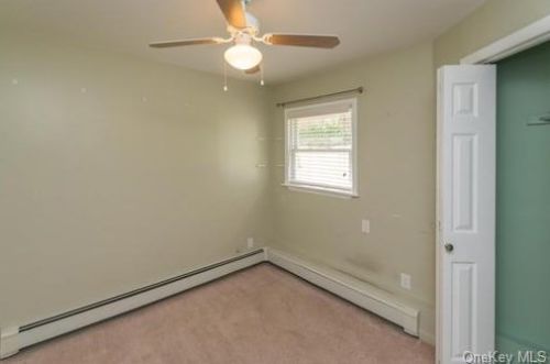 453 Clove Rd, Monroe NY 10950-4621 exterior