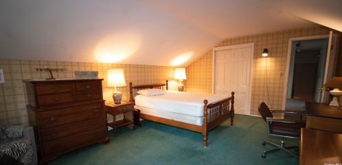 4 Ryder Ct, Huntington Station NY 11746-6142 exterior