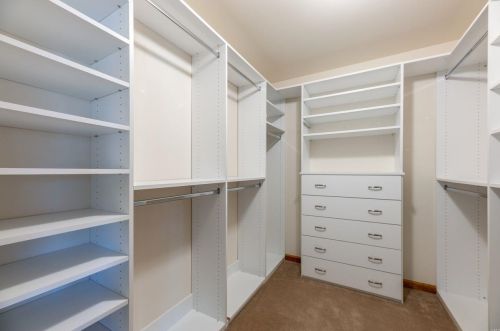 2724 Denacre Dr, Saint Louis MO 63129-4925 exterior