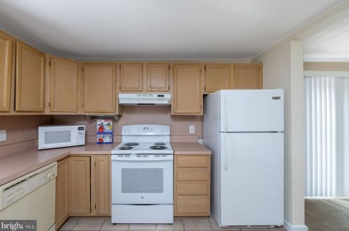 15 Delaware Ave, Trenton NJ 08628-2002 exterior