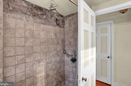 886 Vaughn Rd, Pottstown PA exterior