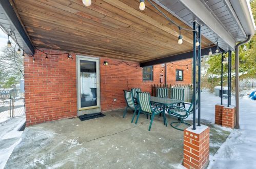 513 Pat Hvn Dr, Pittsburgh PA 15243-1739 exterior