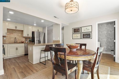 5333 Park Highlands Blvd, Concord CA  94521-3704 exterior