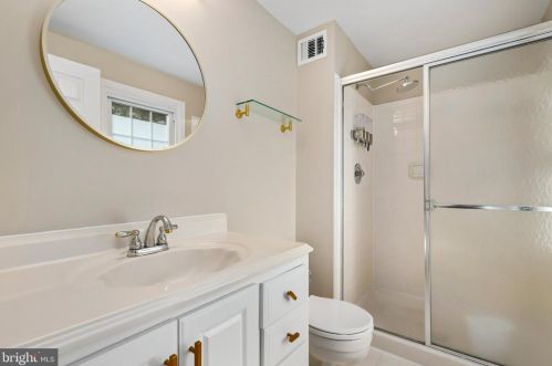 17032 Flatwood Dr, Rockville MD 20855-2539 exterior