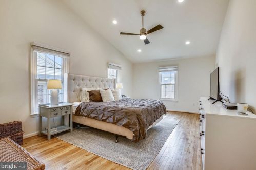 7408 Salford Ct, Alexandria VA  22315-4728 exterior