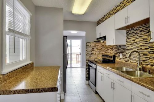 10712 Connechusett Rd, Tampa FL 33617-3410 exterior