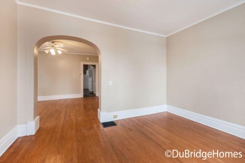 946 Tamarack Ave, Grand Rapids MI 49504-4371 exterior