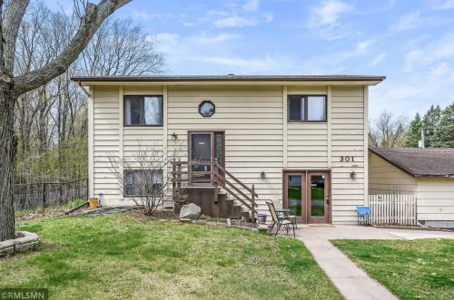 301 Hallam Ave, Saint Paul, MN 55115-2216