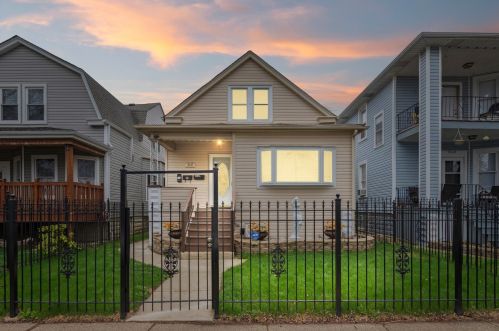 2151 Leclaire Ave, Chicago, IL 60639-3145