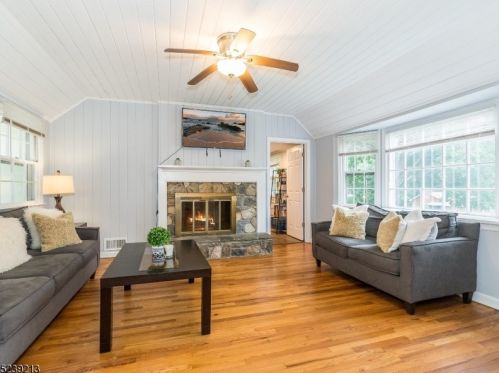 45 Summit Trl, Sparta NJ  07871-1430 exterior