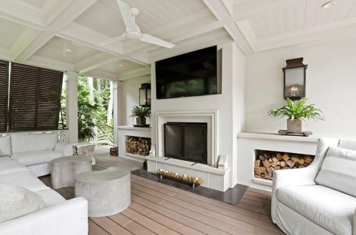 2817 Dover Rd, Atlanta GA 30327-1209 exterior