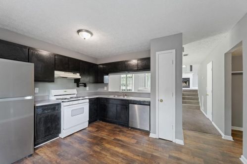 5465 Panola Downs Rd, Lithonia GA 30058-7845 exterior