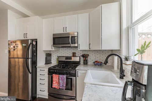 1638 Lawrence St, Philadelphia PA 19120-1859 exterior