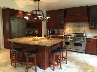 3323 Ledgewood Dr, Los Angeles CA  90068-1619 exterior