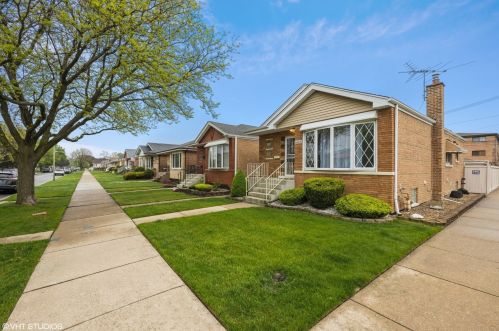 6659 64th St, Chicago IL  60638-4915 exterior