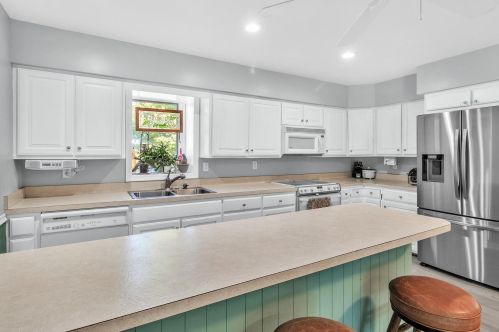 2560 66 St, Fennville MI 49408-9620 exterior