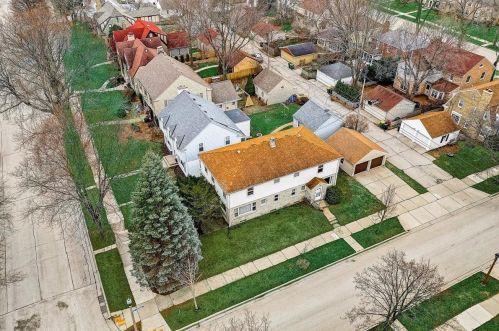 4543 Ardmore Ave, Milwaukee WI 53211-1402 exterior