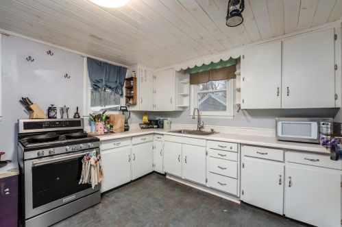 8601 Almena Dr, Kalamazoo MI  49009-9310 exterior