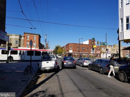 2105 16th St, Philadelphia, PA 19121-0016