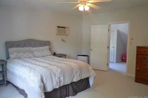 13 Holbrook St, Milford CT 06460-5133 exterior