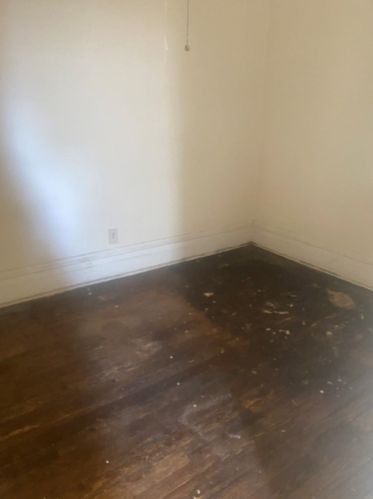 6805 Champlain Ave, Chicago IL 60637-4114 exterior