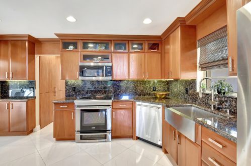 13 Gln Dr, Boynton Beach FL 33436-6207 exterior