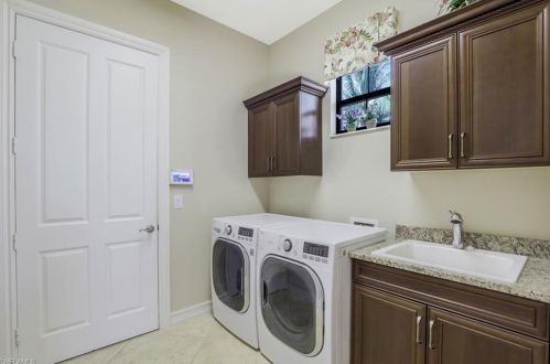 6512 Costa Cir, Naples FL 34113-1702 exterior