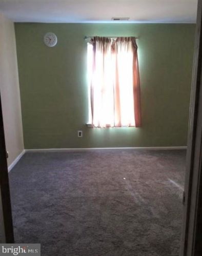 511 Ashton Ln, New Castle DE  19720-3960 exterior