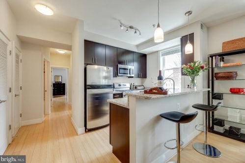 1801 Swann St, Washington, DC 20009-5511