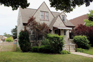 3162 40th St, Milwaukee, WI 53215-4023