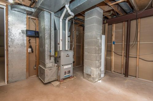 6245 Plaza Cir, Milwaukee WI  53223-2255 exterior