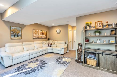 102 Bog Rd, Concord NH 03303-1008 exterior