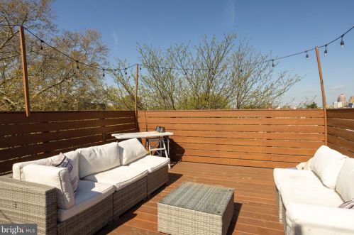 807 Leithgow St, Philadelphia PA 19123-1440 exterior