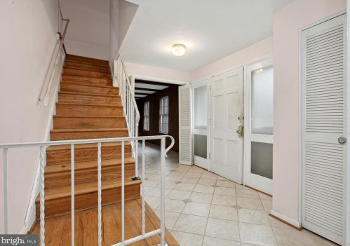 10001 Branch View Ct, Silver Spring, MD 20903-1617