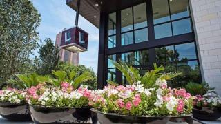 2828 Lemmon Ave, Dallas TX  75204-3706 exterior