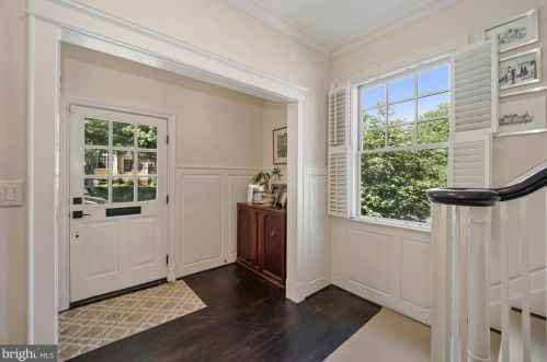 3610 Livingston St, Washington, DC 20015-1720