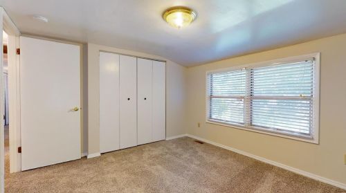 744 Laclede Sta Rd, Saint Louis MO 63117-2048 exterior