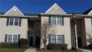 942 Madeira Blvd, Huntington Station NY  11747-5290 exterior