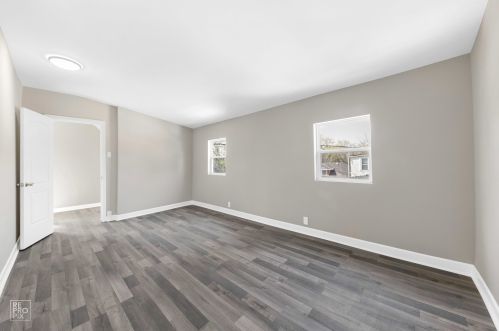 850 50th Pl, Chicago IL 60609-5155 exterior