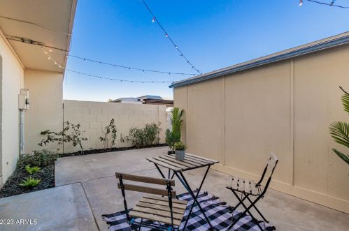 4665 21st Ave, Phoenix AZ  85015-4139 exterior