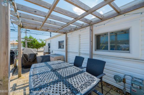 100 Plover Way, Lavallette NJ 08735-1236 exterior