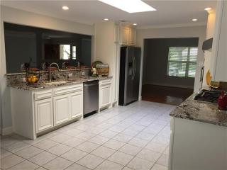 5166 Meadow Crest Dr, Dallas TX  75229-2947 exterior