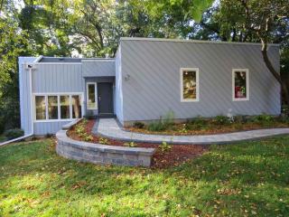 1729 Camelot Dr, Madison, WI 53705-1005