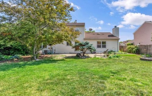 758 Weston Dr, Bull Valley IL 60014-8581 exterior